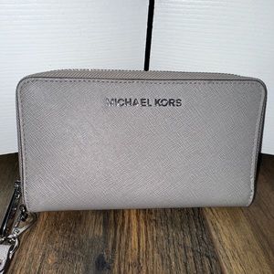Like new! Michael Kors wristlet wallet!